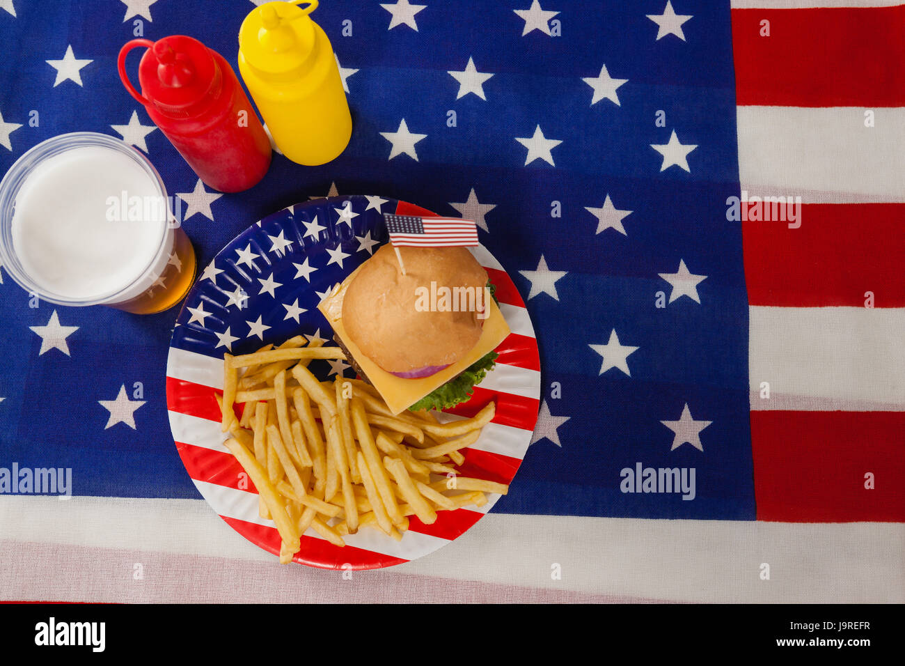 Des collations et boissons décoré de 4 juillet thème sur le tableau Banque D'Images