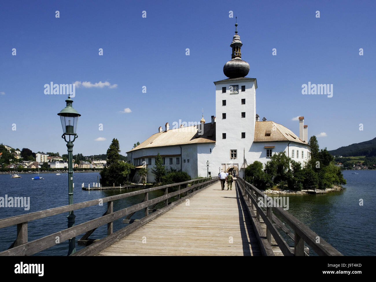 L'Autriche,chambre de sel,Gmunden Traun jetée en bois,DE,serrure,lieu,Haute Autriche,mer,péninsule,verrouillage lock,lac,endroit d'intérêt,tourisme,lieu d'intérêts,pont,tourisme,personne,lanterne, Banque D'Images
