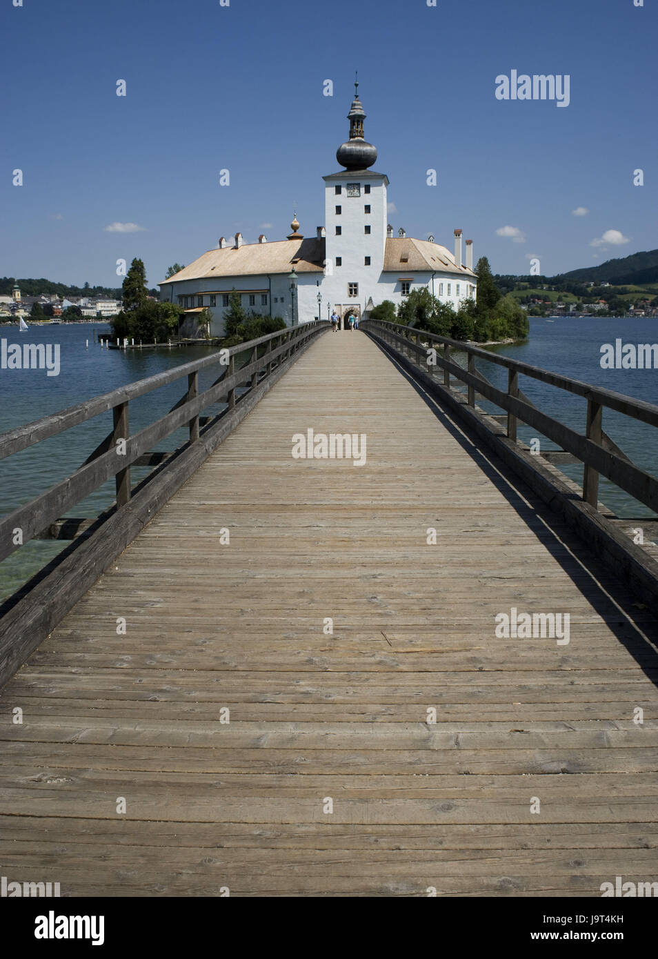 L'Autriche,chambre de sel,Gmunden Traun jetée en bois,DE,serrure,lieu,Haute Autriche,mer,péninsule,verrouillage lock,lac,lieu d'intérêt touristique,personne,lieu,d'intérêt,tourisme,pont,soleil,lanterne, Banque D'Images