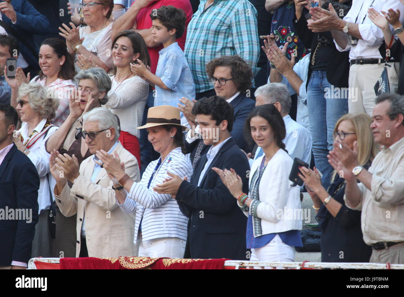 Elena infantile de Borbon et aire de Felipe Juan Marichalar instituteur et Federica Victoria au cours de la Feria de San Isidro à Madrid le vendredi 02 juin 2017 Banque D'Images