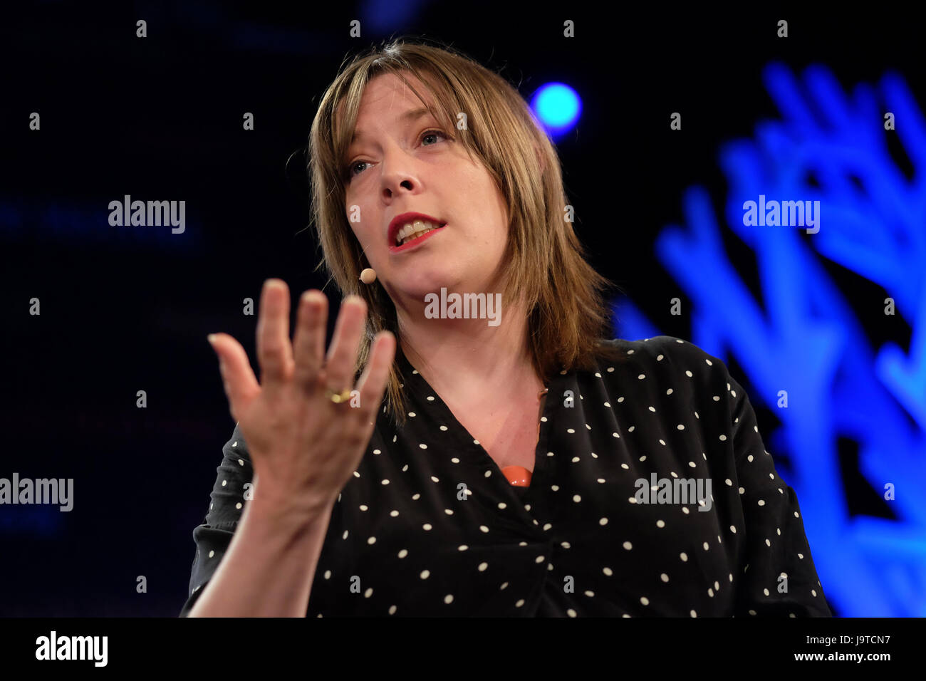 Hay Festival 2017 - Hay-on-Wye, au Pays de Galles, Royaume-Uni - Juin 2017 - Jess Phillips MP du travail sur la scène du Hay Festival discuter de son livre Everywoman - d'une femme qui a la vérité sur la vérité - Steven Mai / Alamy Live News Banque D'Images