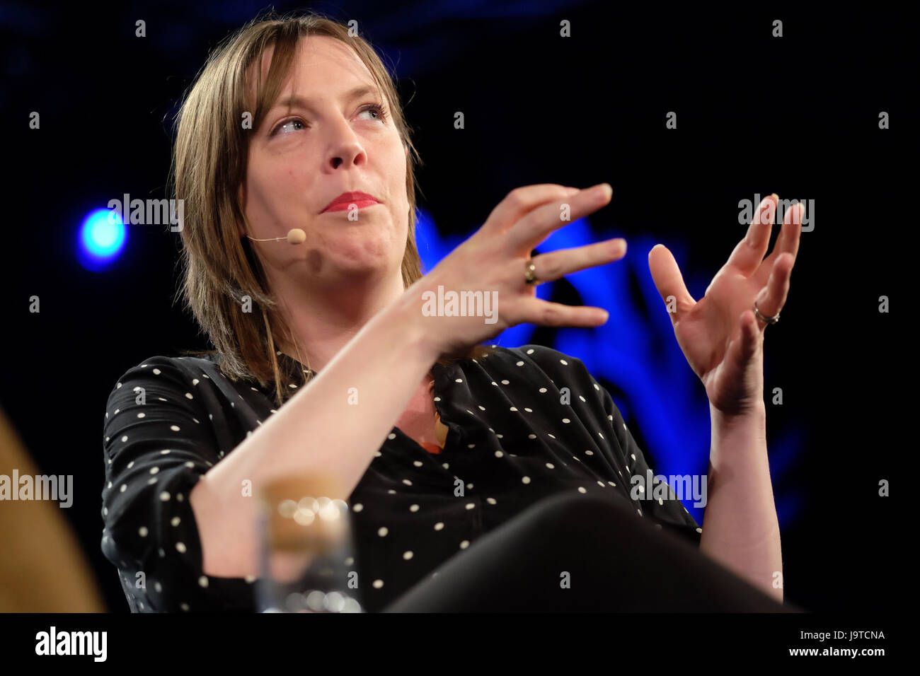 Hay Festival 2017 - Hay-on-Wye, au Pays de Galles, Royaume-Uni - Juin 2017 - Jess Phillips MP du travail sur la scène du Hay Festival discuter de son livre Everywoman - d'une femme qui a la vérité sur la vérité - Steven Mai / Alamy Live News Banque D'Images