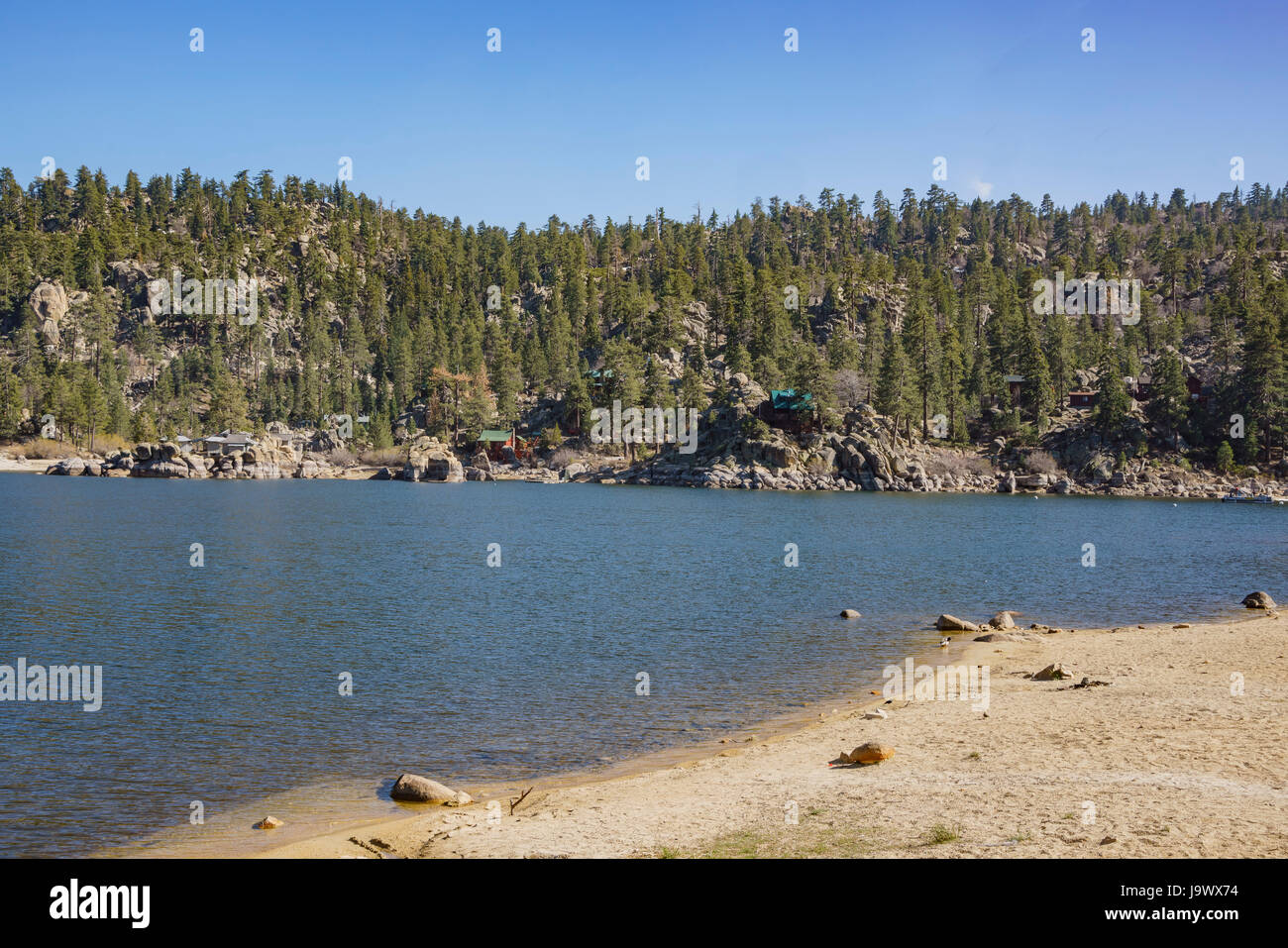 Matin sur le magnifique Big Bear Lake, comté de Los Angeles, Californie Banque D'Images