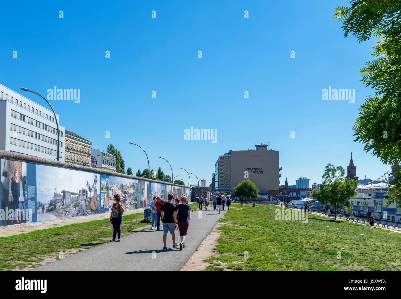 La section du mur de Berlin à l'East Side Gallery, Friedrichshain-Kreuzberg, Berlin, Allemagne Banque D'Images