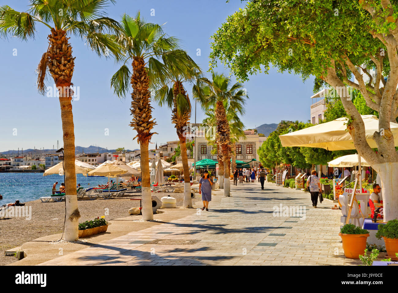 Bodrum town East bay area et 'bar' de la rue piétonnière, Province de Mugla, Turquie. Banque D'Images