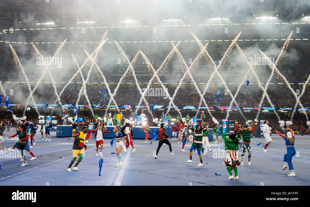 Cardiff, Royaume-Uni. 04 Juin, 2017. Les Black Eyed Peas l'exécution avant la finale de la Ligue des Champions entre la Juventus et le Real Madrid au Stade National du Pays de Galles à Cardiff : Crédit : Phil Rees/Alamy Live News Banque D'Images