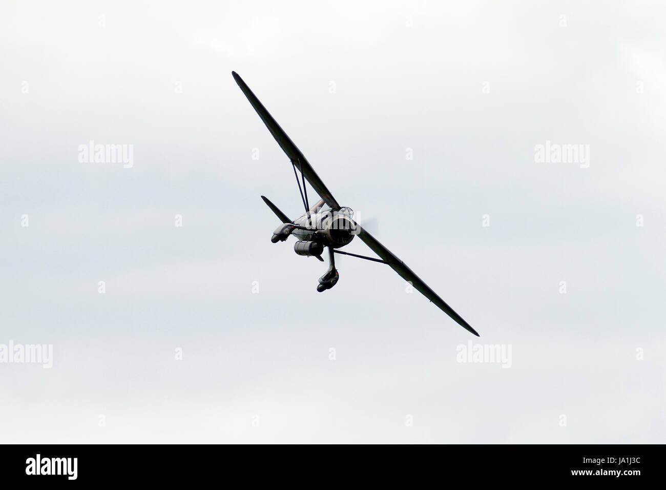 Bedford, Royaume-Uni. 04 Juin, 2017. Westland Lysander utilisés comme remorqueurs de cibles par la marine nom : Westland Lysander Événement : Fly Navy Day Date : 4/6/2017 Lieu : ancien directeur de l'aérodrome, Bedford, Bedfordshire Crédit : Pete Jenkins/Alamy Live News Banque D'Images