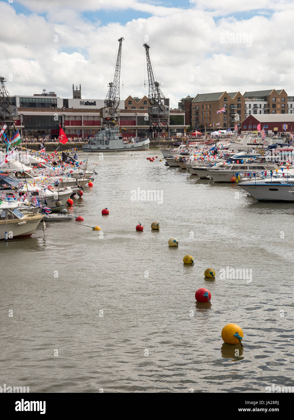 Bristol, Angleterre - le 17 juillet 2016 : des bateaux amarrés dans le port flottant à l'assemblée annuelle de l'Harbour Festival. Banque D'Images