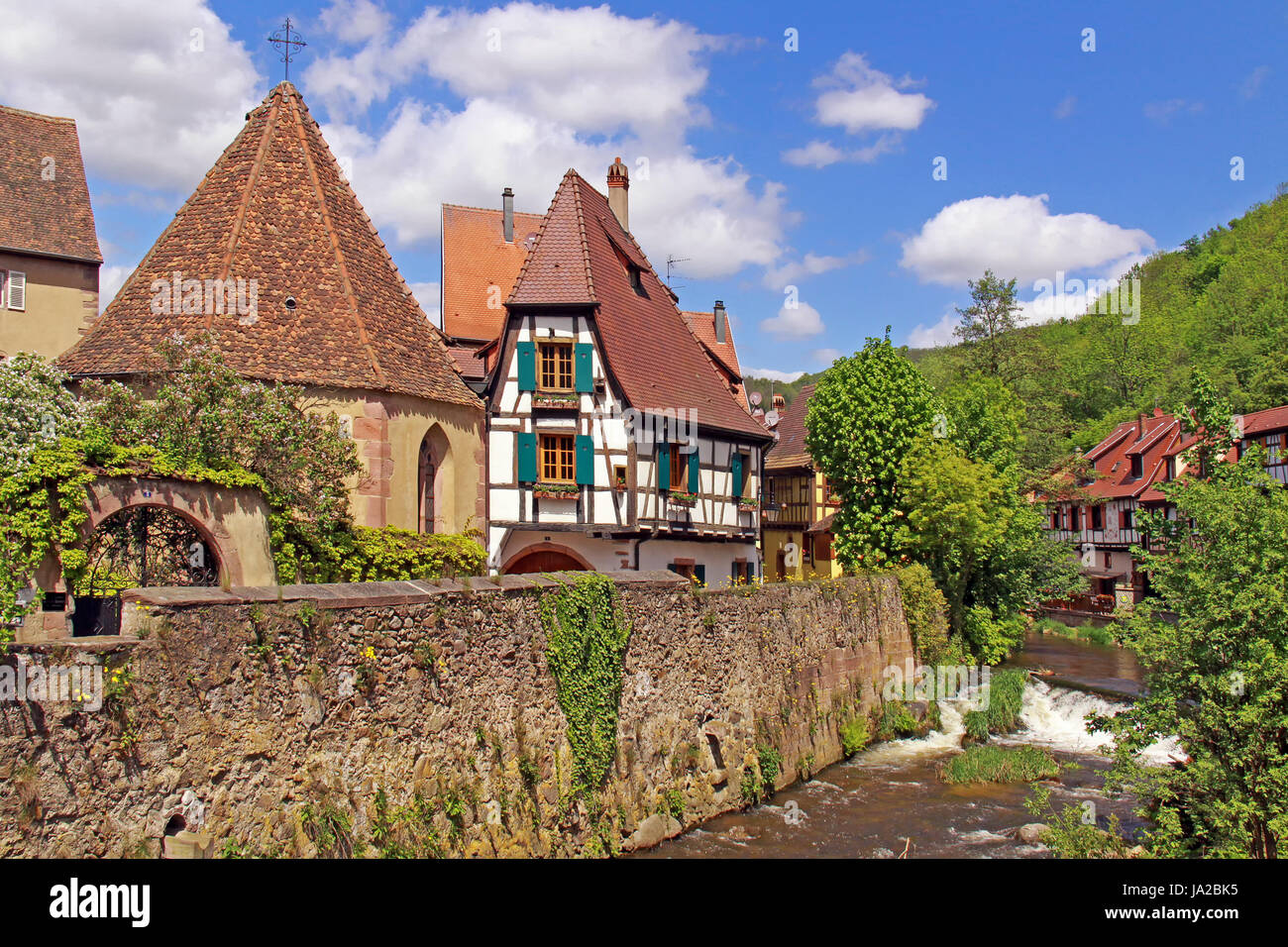 Alsace, bleu, historique, l'église, le tourisme, l'éclat, brille, lumineux, Lucent, Banque D'Images
