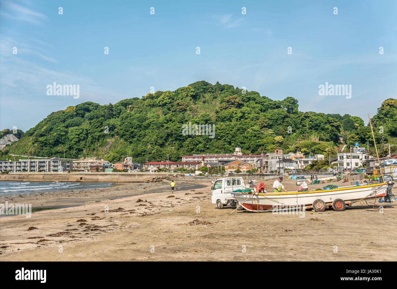 Pêcheurs à la plage au parc de la mer de Kamakura, Kanagawa, Japon Banque D'Images