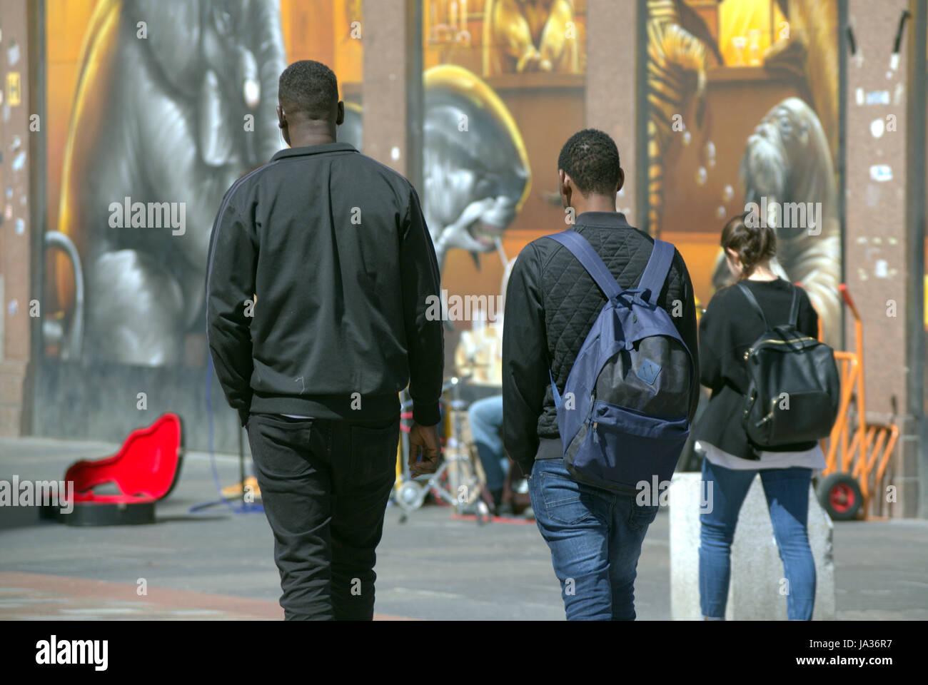 Les touristes dans les rues de Glasgow en Écosse Banque D'Images