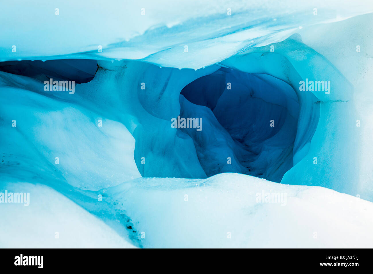 Une grotte de glace sur la surface ou d'un glacier, Fox Glacier, île du Sud, Nouvelle-Zélande Banque D'Images