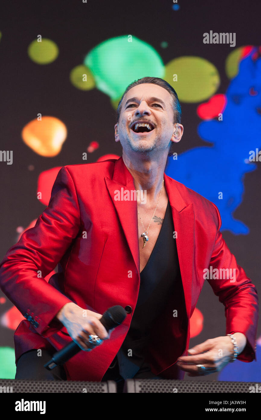 Depeche Mode jouer jouer London Stadium à Queen Elizabeth Olympic Park le samedi 3 juin 2017 dans le cadre de leur tournée mondiale 'esprit'. Images Copyright (c) Ken Harrison Photographie - www.kenharrisonphotography.co.uk Si vous souhaitez copier ou utiliser les images, veuillez communiquer avec Ken Harrison la photographie à l'info@kdharrison.co.uk ; pour de plus amples informations. Internet : www.kenharrisonphotography.co.uk E-Mail : info@kdharrison.co.uk kenharrison Twitter : @101 Facebook : www.facebook.com/KenHarrisonPhotography Banque D'Images