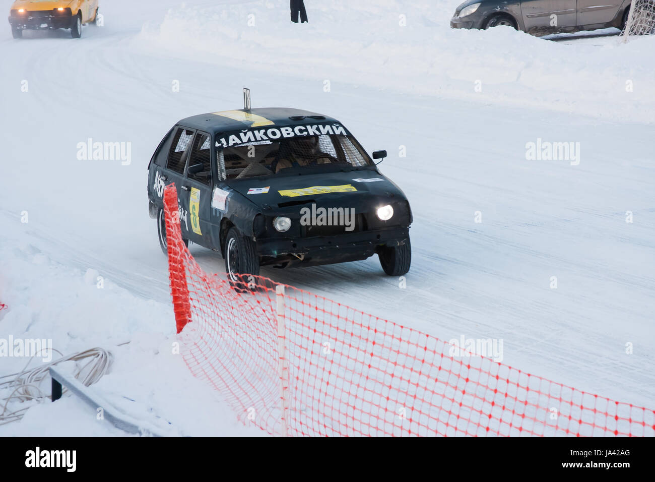 PERM, Russie, janvier 17,2016 une course automobile avec le stade 'Locomotive' Banque D'Images