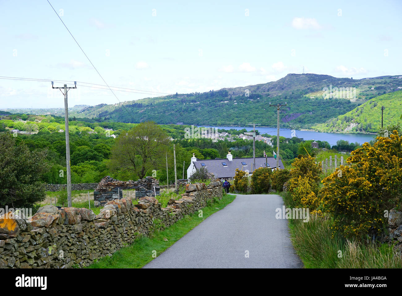 La voie menant vers Llanberis venant de Snowdon, Gwynedd, Nord du Pays de Galles, Royaume-Uni. Banque D'Images