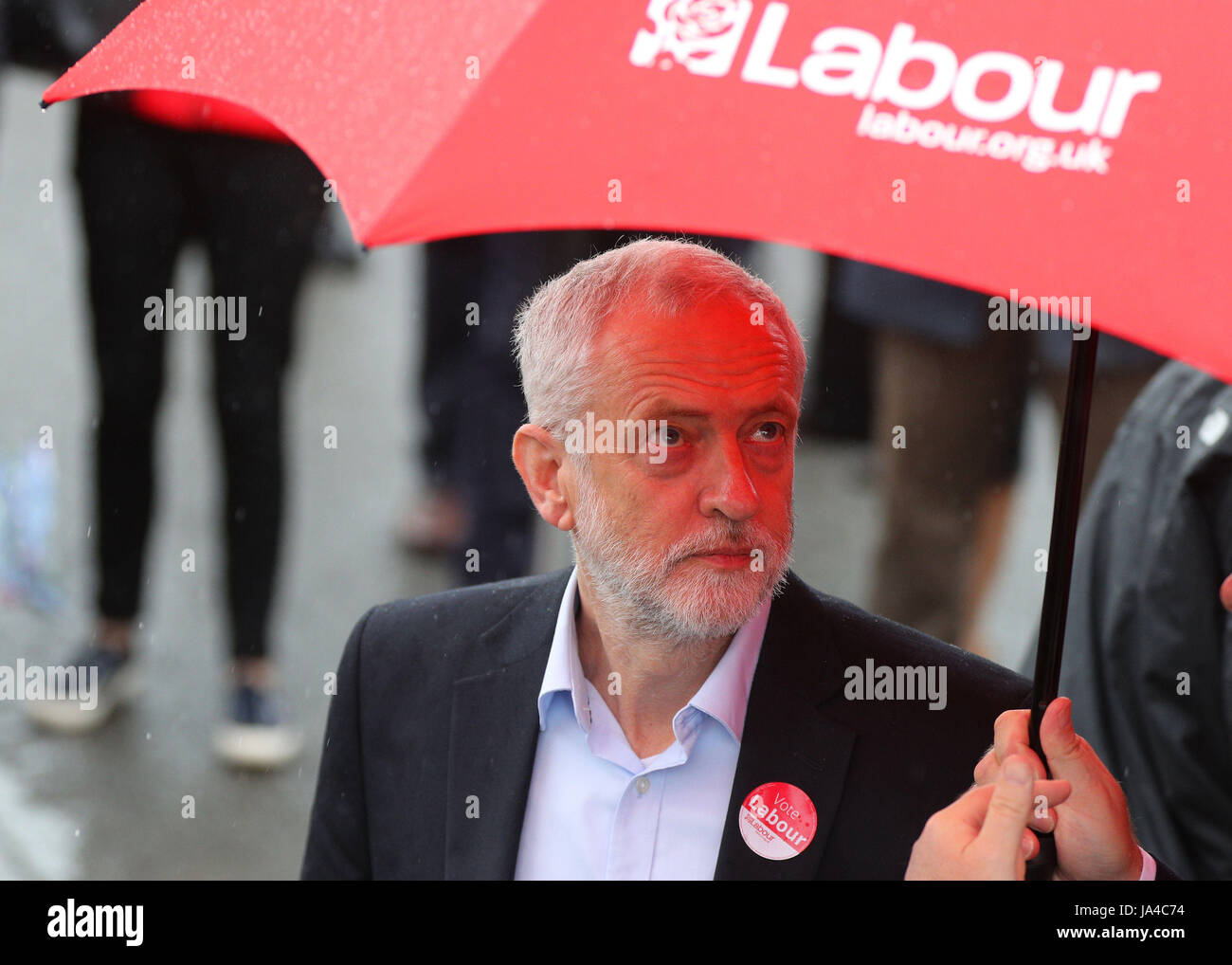 Leader du travail visites Jeremy Corbyn le Hemlington Travail Jeunesse détachée à Middlesbrough projet tandis que sur la campagne électorale générale trail. Banque D'Images