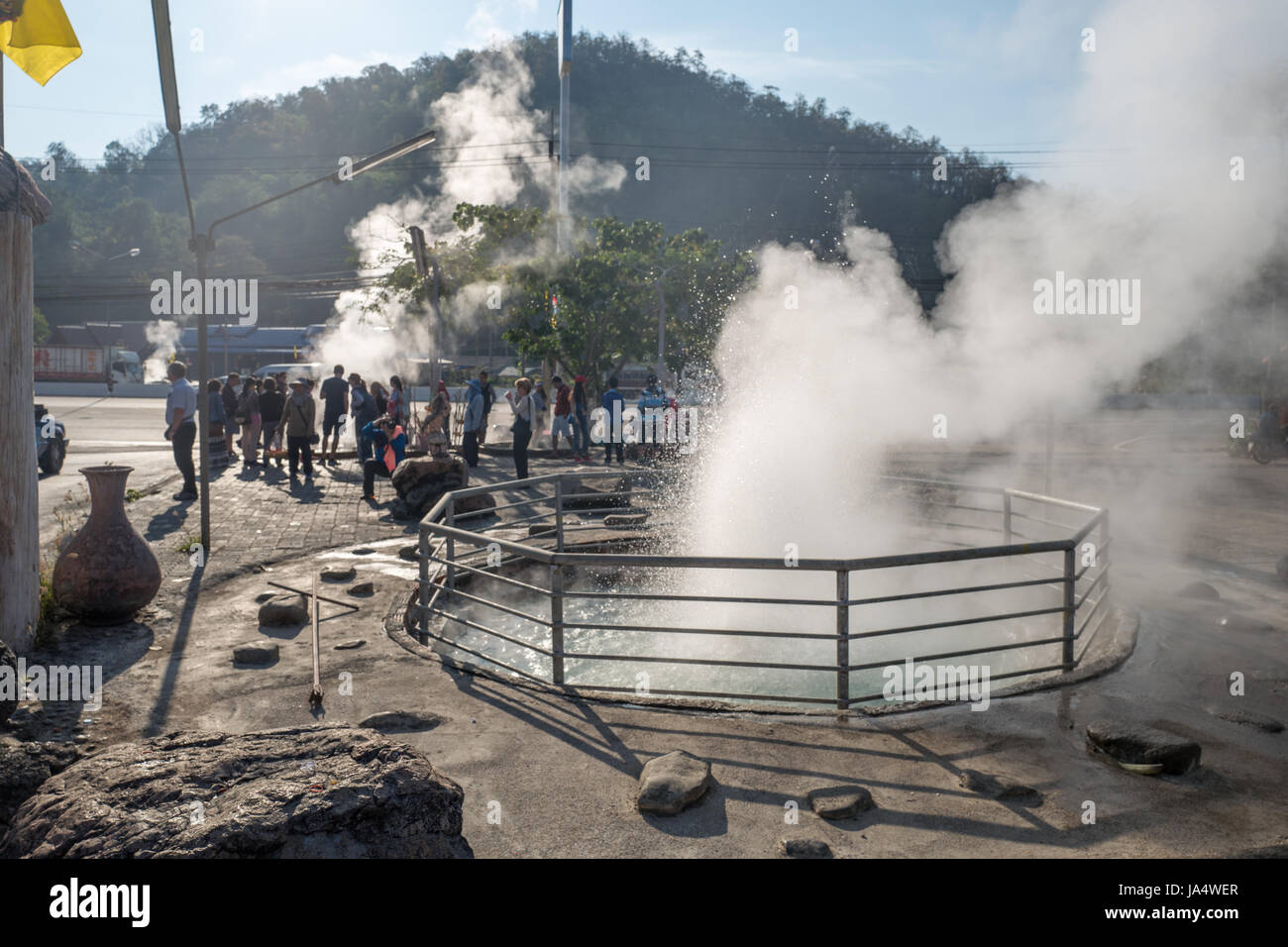 Soet Pha Hot Spring en dehors de Chiang Rai. C'est un arrêt touristiques populaires dans le nord de la Thaïlande entre Chiang Mai et Chiang Rai. Banque D'Images