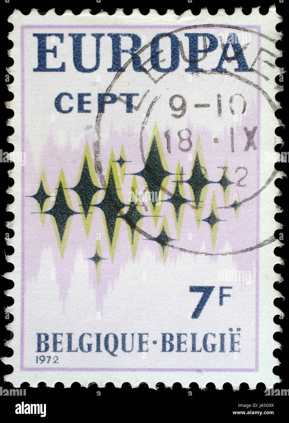 Belgique - VERS 1972 : timbres en Belgique montrant des étoiles scintillantes sur un fond blanc, vers 1972. Banque D'Images