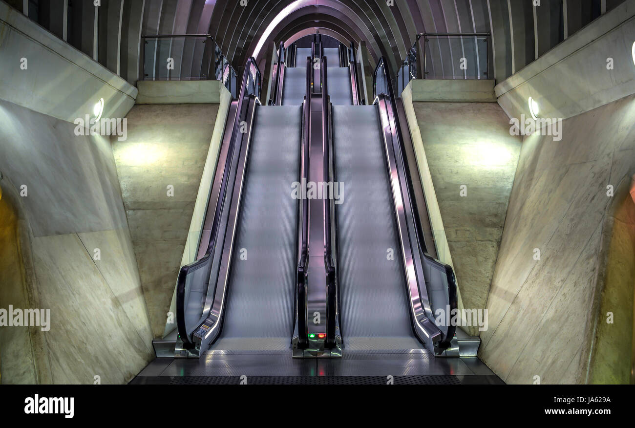 Escaliers dans le tunnel de bande Banque D'Images