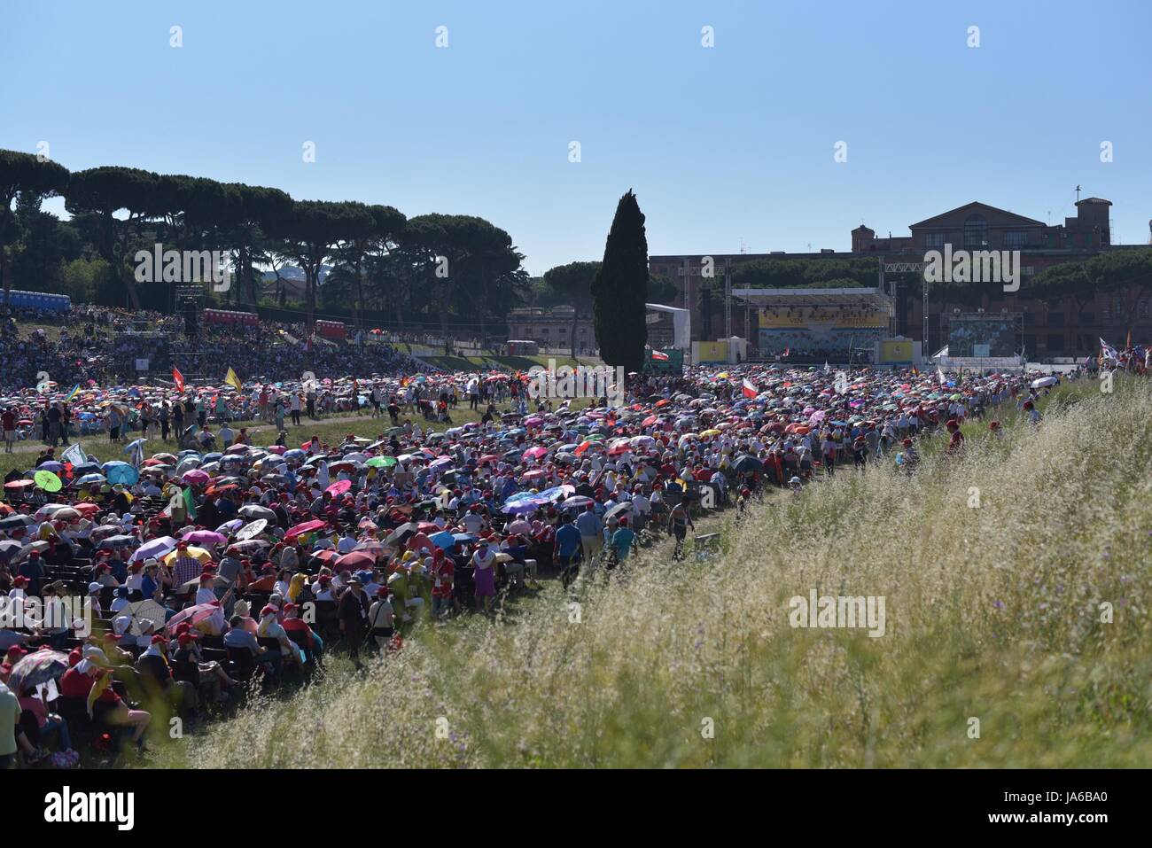 Roma, Italie. 06Th Juin, 2017. Moments de Jubilé du Renouveau Charismatique Catholique lors de veillée avec le Pape à la Circo Massimo. Credit : Paola Visone/Pacific Press/Alamy Live News Banque D'Images