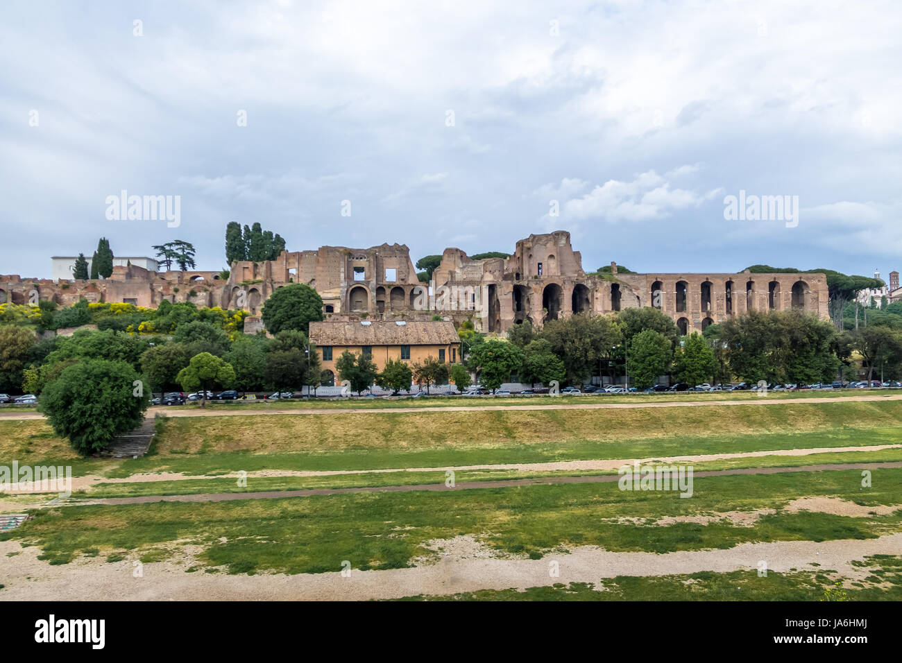 Vue sur le Mont Palatin et le palais impérial du Circus Maximus (un ancien champ de courses de chars stadium) - Rome, Italie Banque D'Images