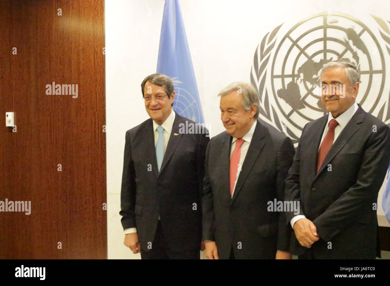 Nations Unies, New York, USA. 4 juin, 2017. Le Président chypriote Nicos Anastasiades rencontre dirigeant chypriote turc Mustafa Akinci et Secrétaire général de l'ONU Antonio Guterres, essayer de relancer des pourparlers sous Chypre CONSEILLER SPÉCIAL DES NATIONS UNIES Espen Barth Eide Crédit : Matthew Russell Lee/Alamy Live News Banque D'Images