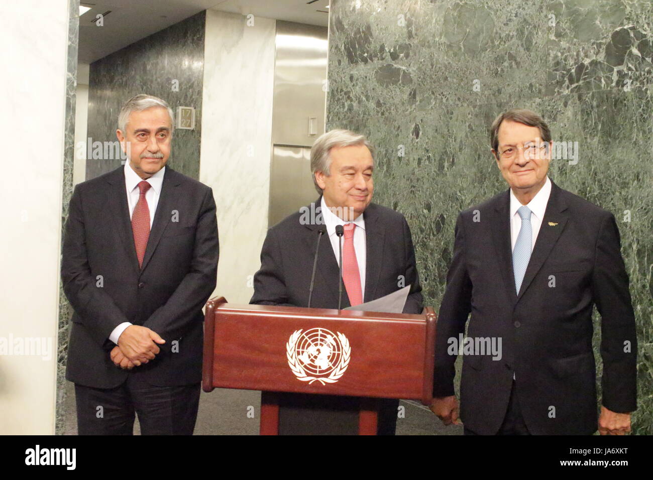 Nations Unies, New York, USA. 4 juin, 2017. L'ONU, Antonio Guterres, dit reprise des pourparlers en juin avec le président chypriote Nicos Anastasiades et le dirigeant chypriote turc Mustafa Akinci Crédit : Matthew Russell Lee/Alamy Live News Banque D'Images