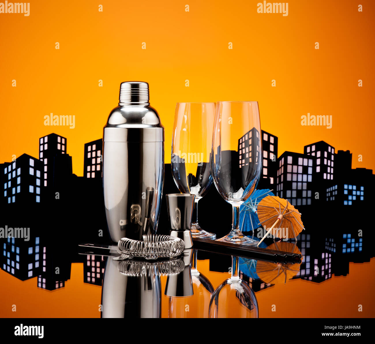Restaurant, bar, taverne, tasse, verre, calice, tumbler, orange, outil, verre, Banque D'Images