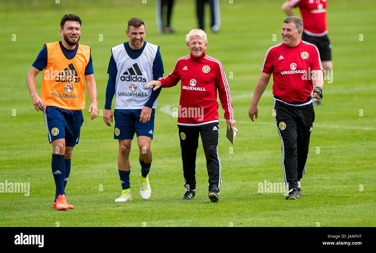 Robert Snodgrass, James McArthur, Gordon Strachan et Mark McGee au cours de la séance de formation au Mar Hall, Bishopton. Banque D'Images