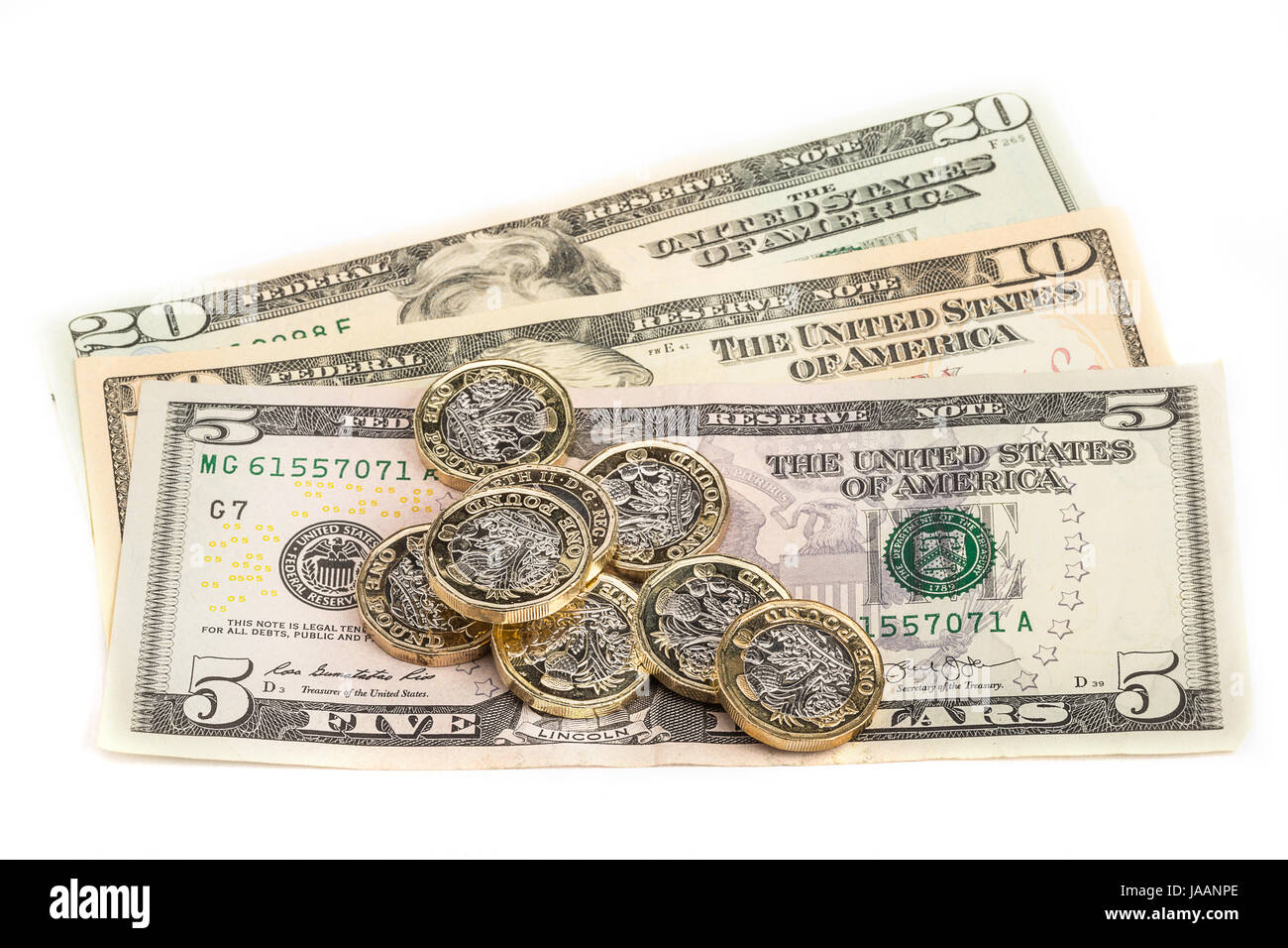 Une britannique pièces livre mis à l'échelle US Bank notes Banque D'Images Une britannique pièces livre mis à l'échelle US Bank notes Banque D'Images