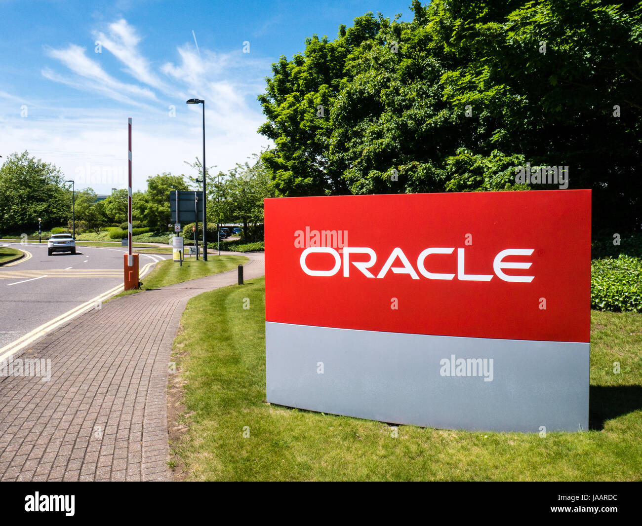 Inscrivez-Oracle, à l'extérieur du siège social au Royaume-Uni, Reading, Berkshire, Angleterre, RU, FR. Banque D'Images