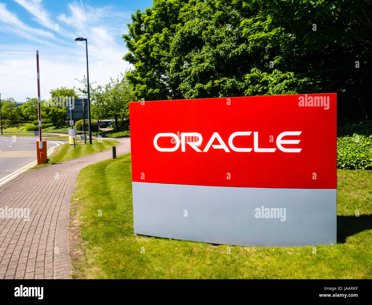 Inscrivez-Oracle, à l'extérieur du siège social au Royaume-Uni, Reading, Berkshire, Angleterre Banque D'Images