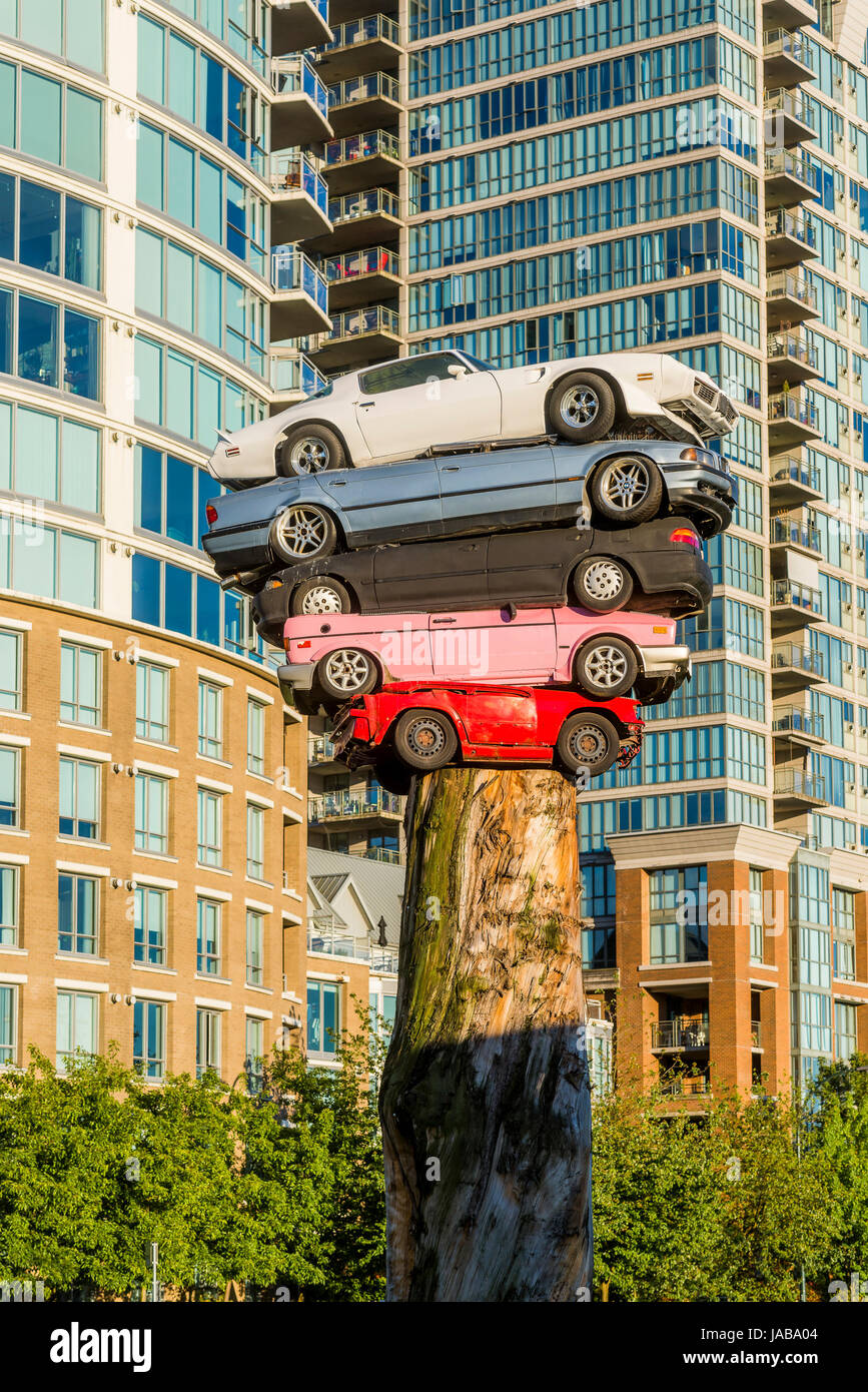 Installation d'art public appelé Trans Am Totem par artiste Marcus Bowcott, Vancouver, Colombie-Britannique, Canada. Banque D'Images