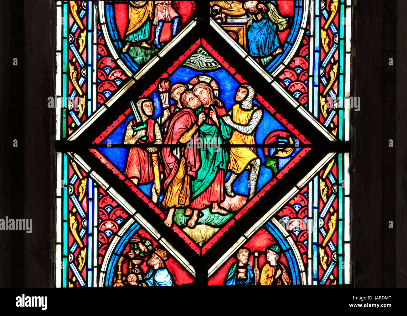 Judas trahit Jésus, avec un baiser, dans le jardin de Gethsémané, le vitrail par Didron de Paris, 1860, Feltwell, Norfolk, détail Banque D'Images