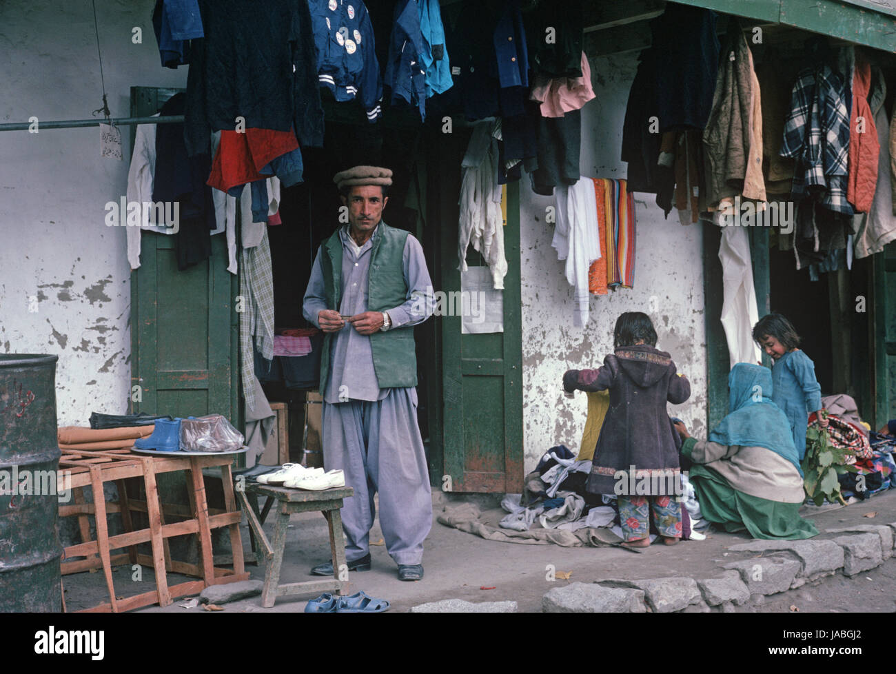 Magasin de vêtements, Gilgit, Pakistan, zone administrative Gilgit-Baltistan Banque D'Images