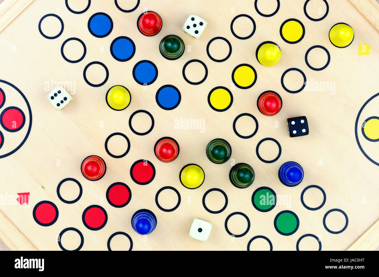 Mensch ärgere Dich Nicht Für 6 8 Personen Mensch argere dich nicht Banque de photographies et d’images à haute