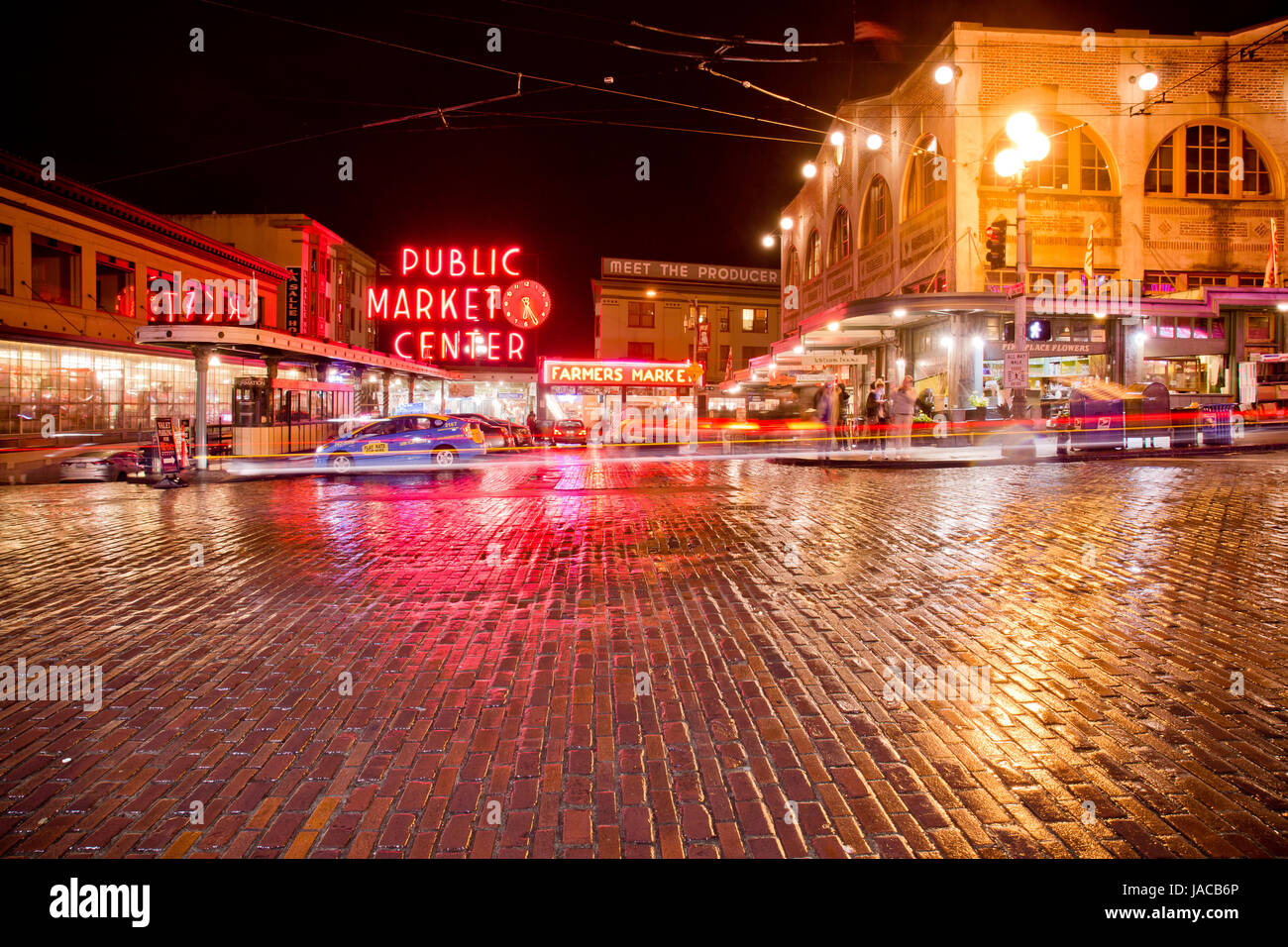 Le marché de Pike Place la nuit Banque D'Images