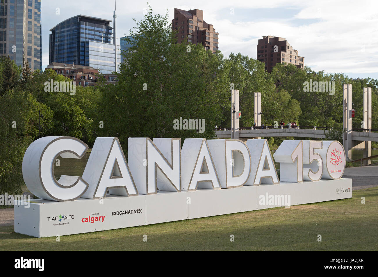 Canada 150 signe tridimensionnel célébrant le 150e anniversaire du pays depuis la Confédération, le Prince's Island Park dans le centre-ville de Calgary Banque D'Images