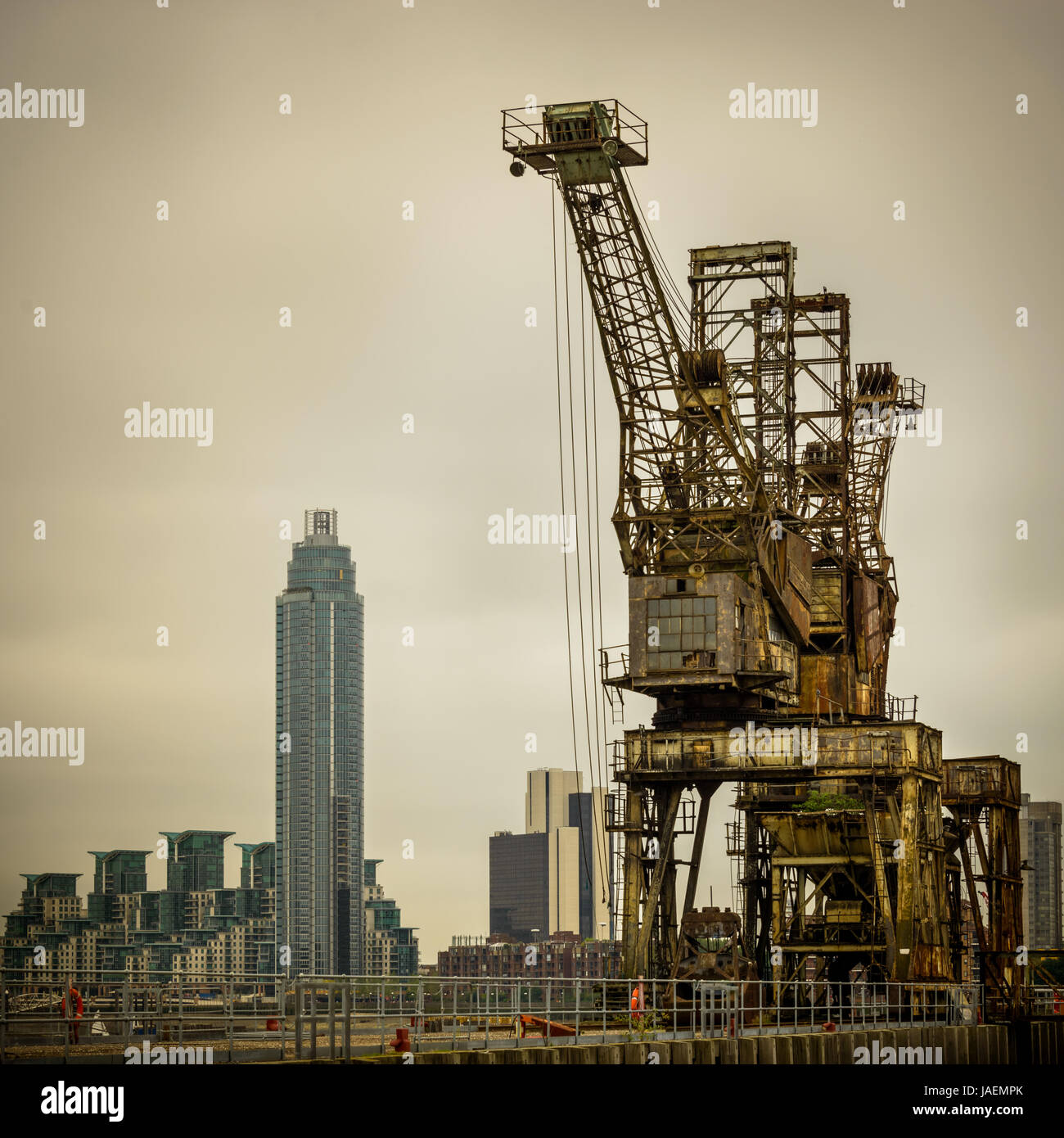 Grues rouillées à Battersea Power Station à Londres, Royaume-Uni Banque D'Images