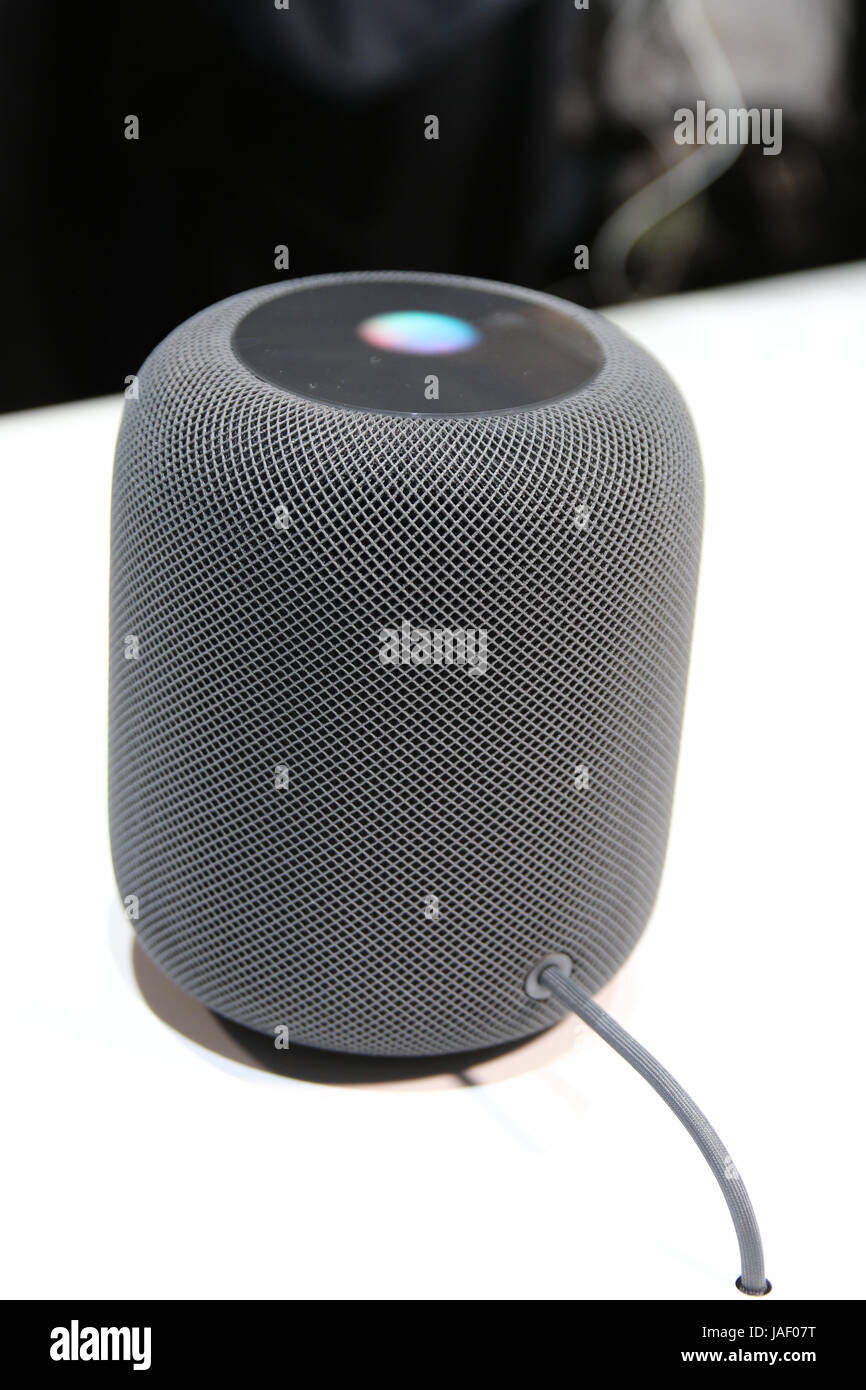 San Jose, États-Unis. 5 juin, 2017. La nouvelle montre d'Apple lors de la WWDC 2017 HomePod Developers Conference à San Jose, USA, 5 juin 2017. Ainsi que l'Orateur Siri, Apple a présenté de nouveaux Macs, un nouvel iPad Pro et plusieurs mises à jour du logiciel. Photo : Christoph Dernbach/dpa/Alamy Live News Banque D'Images