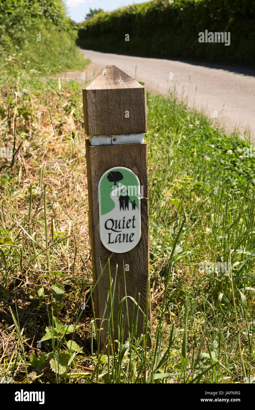 Royaume-uni, Angleterre, Shropshire, le Wrekin, peu de Wenlock, de la tuyère d'Lane, ruelle tranquille post dans point Banque D'Images