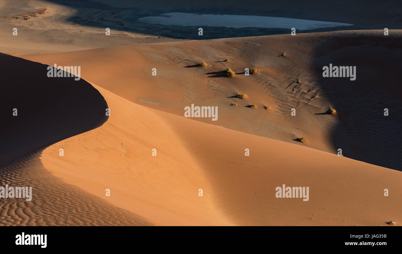 Dunes de sable dans le Namib Naukluft Park, Sossusvlei, Namibie Banque D'Images