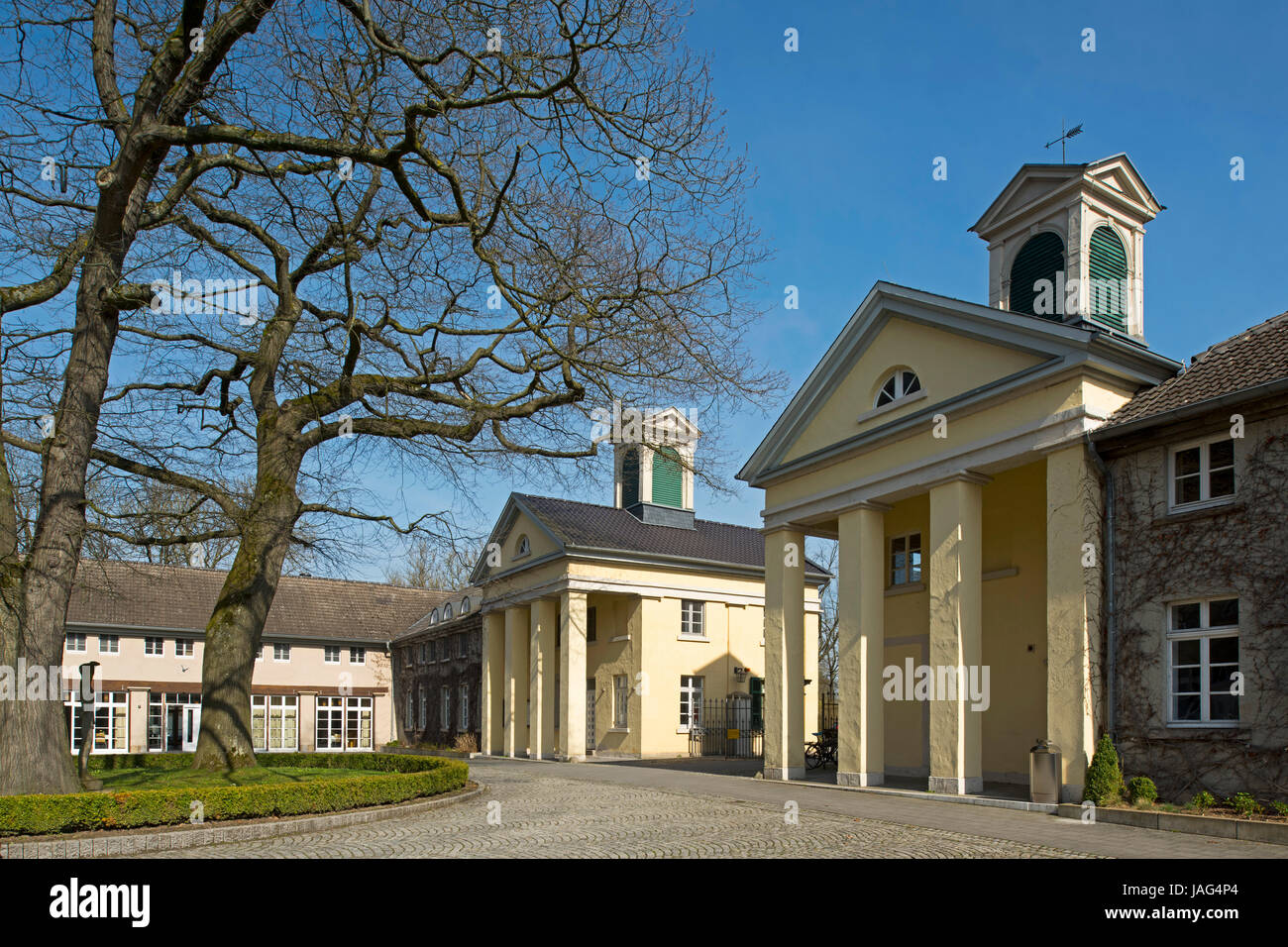 Deutschland, Nordrhein-Westfalen, Kreis Unna, Schwerte, Haus Villigst,  befindet sich im Eigentum der Evangelischen Kirche von Westfalen und ist  Sitz d Photo Stock - Alamy
