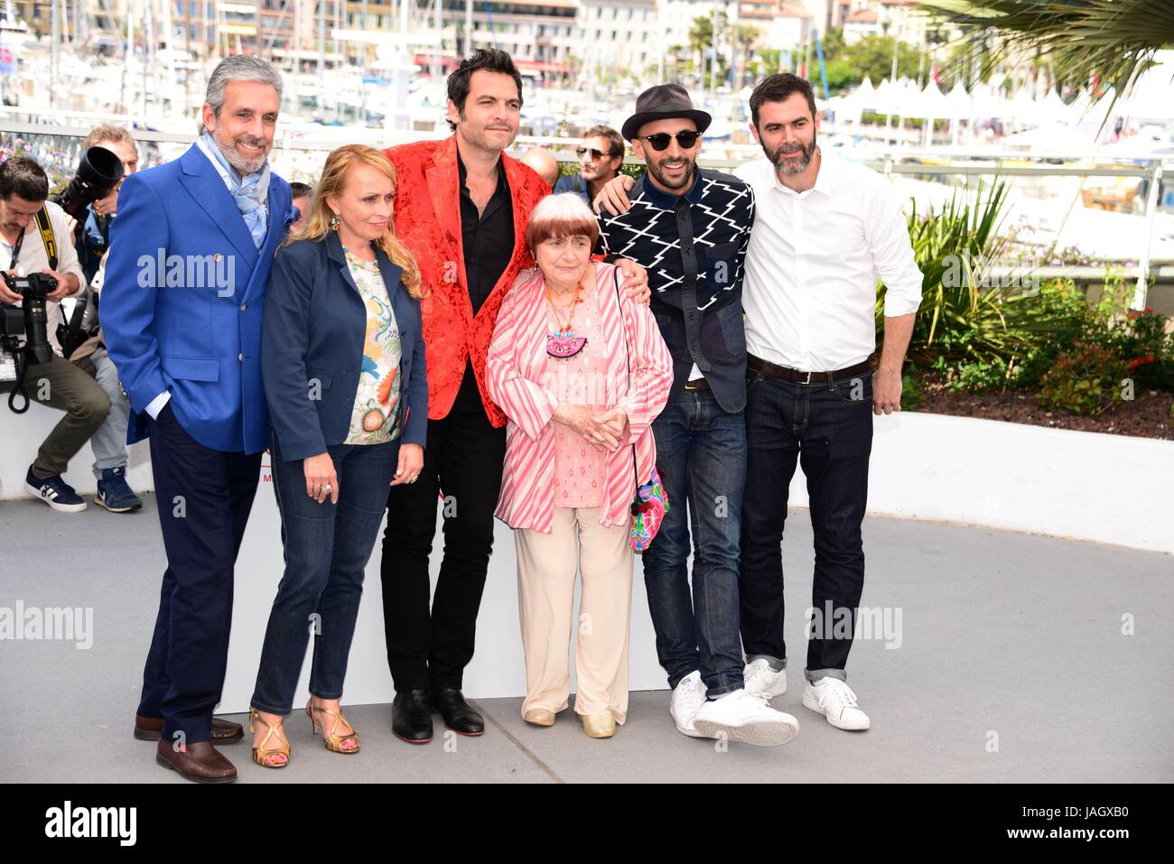 Photocall du film 'Visages, des villages de l'équipe du film : ?, Rosalie Varda-Demy, Matthieu Chedid, Agnès Varda, JR, ? 70e Festival de Cannes Mai 19, 2017 Photo Jacky Godard Banque D'Images