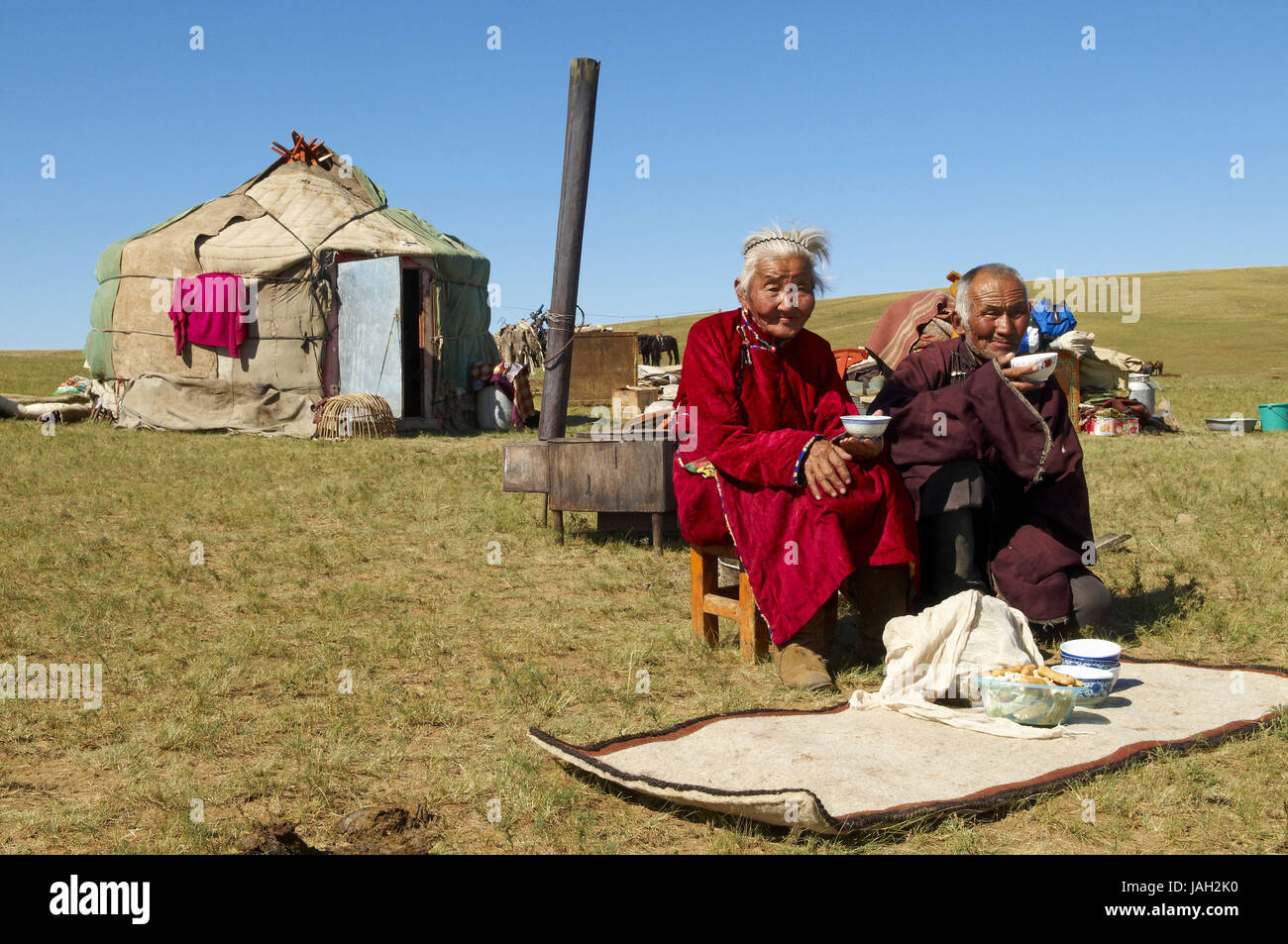 La Mongolie, l'Asie centrale,province,Övörkhangaï nomad,vieille femme et vieil homme avant son Jurte, Banque D'Images