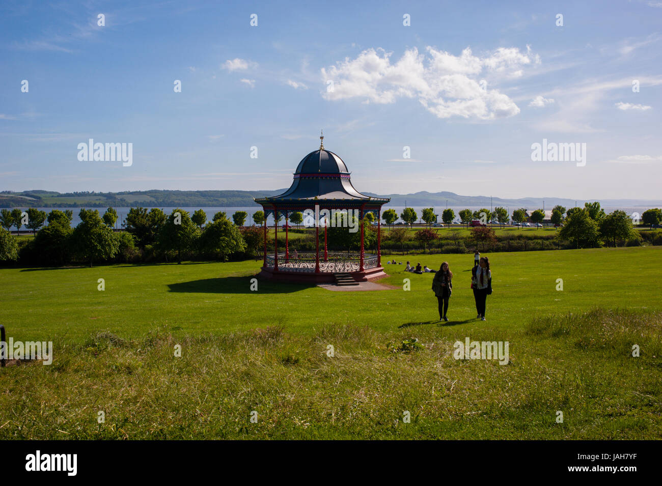 Vert-de-la-Madeleine et Kiosque à Dundee West End. Situé sur la rive nord du Firth of Tay, Dundee est la quatrième plus grande ville d'Ecosse. Banque D'Images