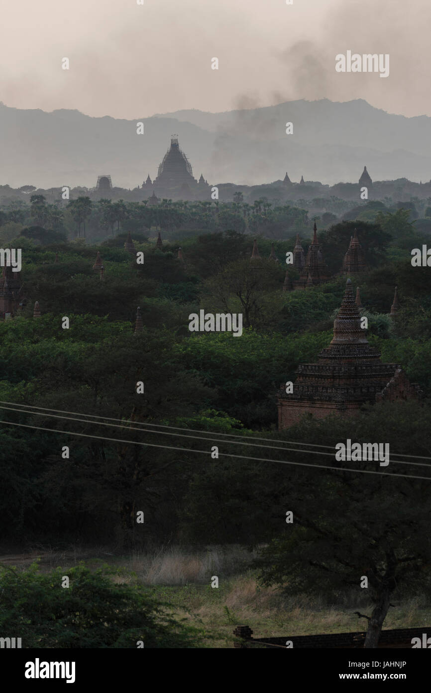 Bagan est une ville ancienne située dans la région de Mandalay Myanmar. Du 9e au 13e siècles, la ville fut la capitale du royaume, le Banque D'Images