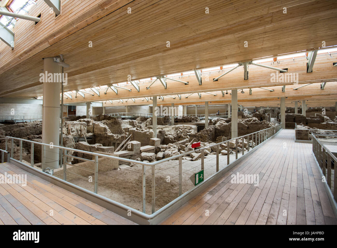 Akrotiri est un site archéologique de l'âge du Bronze Minoen sur l'île grecque de Santorin (Thera). Photo de bâtiments anciens récupérés et decora Banque D'Images