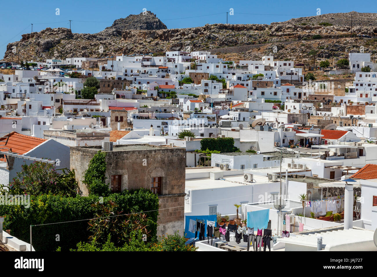 La vue sur les toits de Lindos, Rhodes, Grèce Banque D'Images
