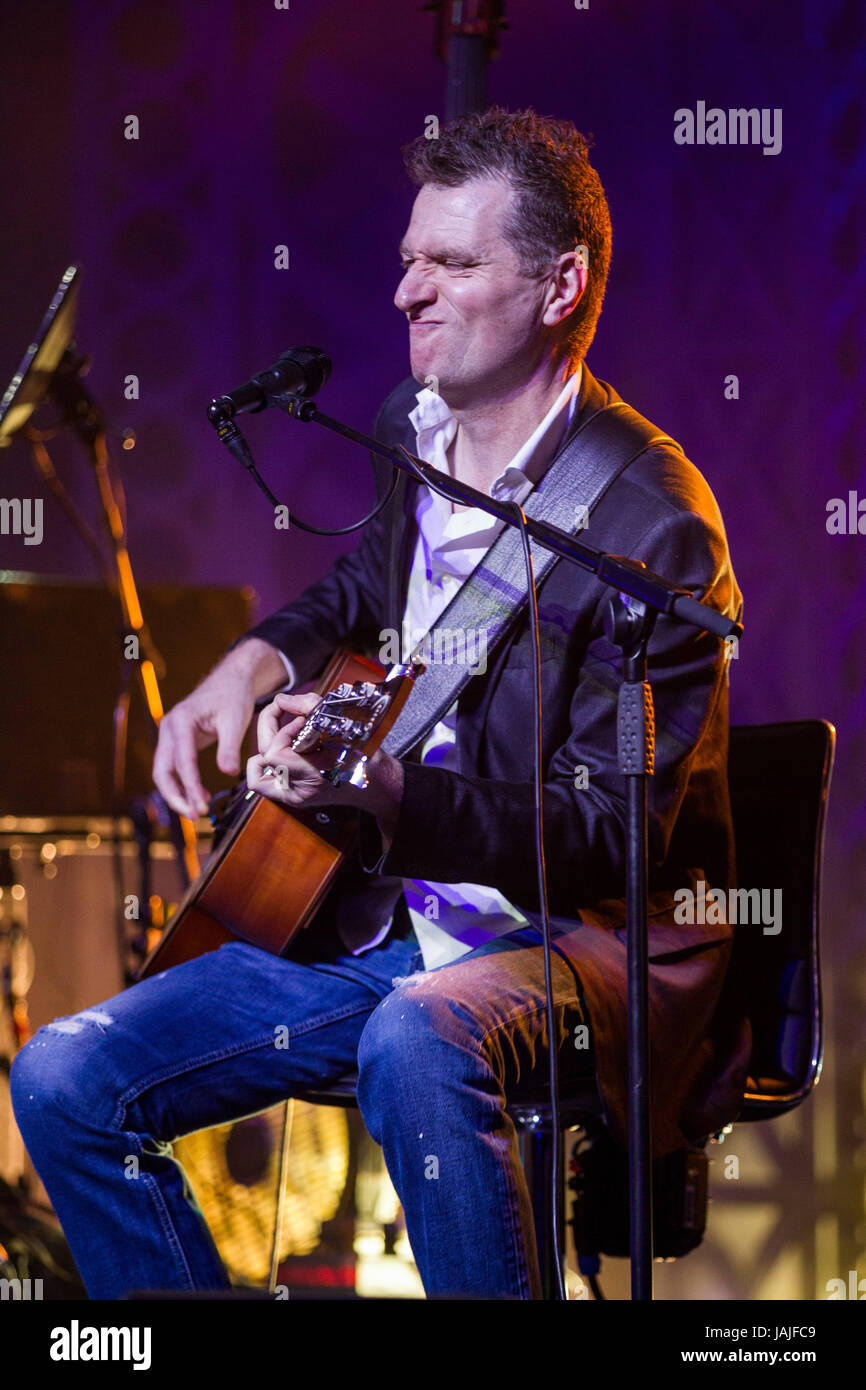 Simple Minds performing live au Coliseu dos Recreios de Lisbonne comprend : Ged Grimes Où : Lisbonne, Portugal Quand : 03 mai 2017 Crédit : Rui M Leal/WENN.com Banque D'Images